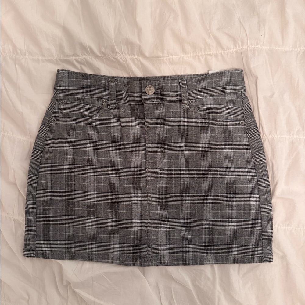 American Eagle Outfitters Black and white plaid mini skirt